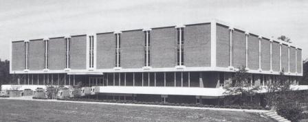 Black and white photo of Swem Library from 1960